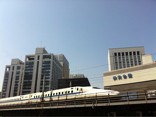 Los trenes bala de Tokio hacia el sur funcionan desde ayer. Hacia el norte todavía no